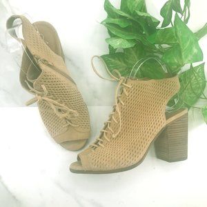 Like new Aurturo Chiang suede cutout peep toe shoe